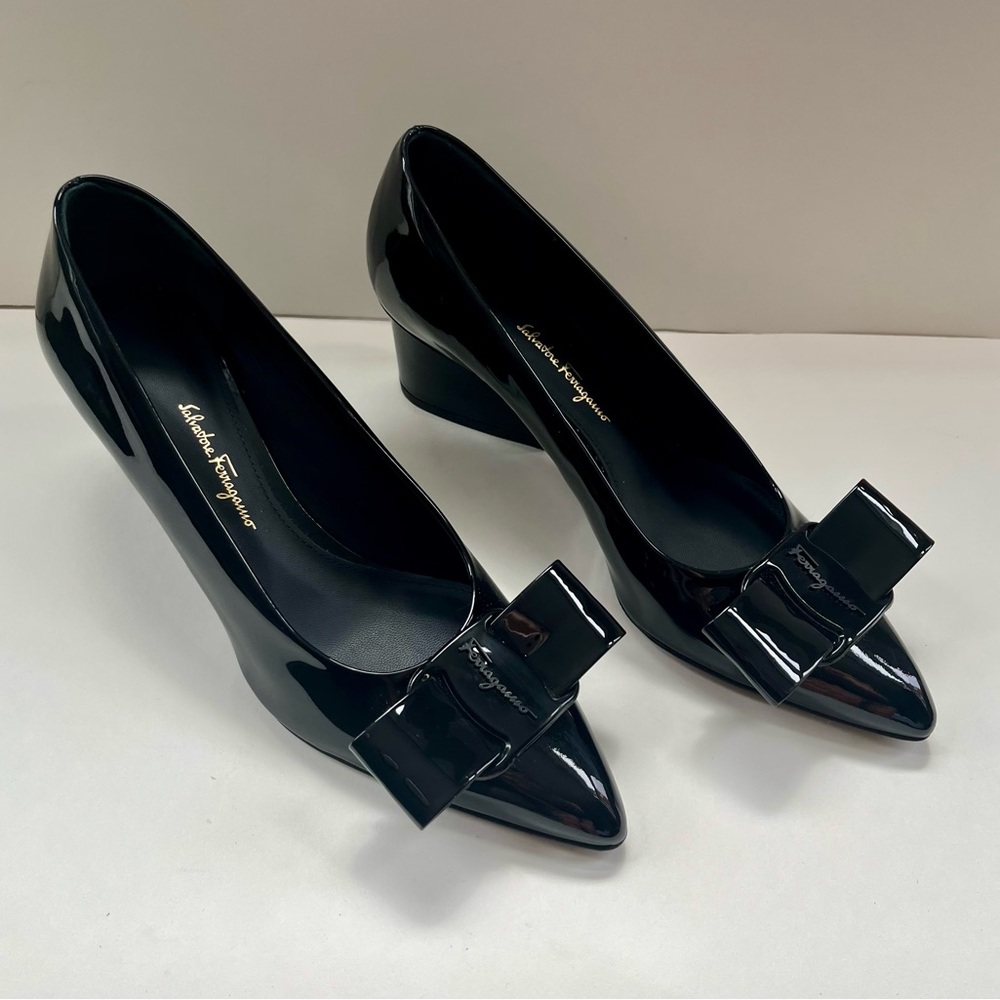 BRAND NEW Salvatore Ferragamo Black Heels with Signature Bow